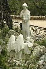 Estátuas no marco da 3ª manifestação do Anjo